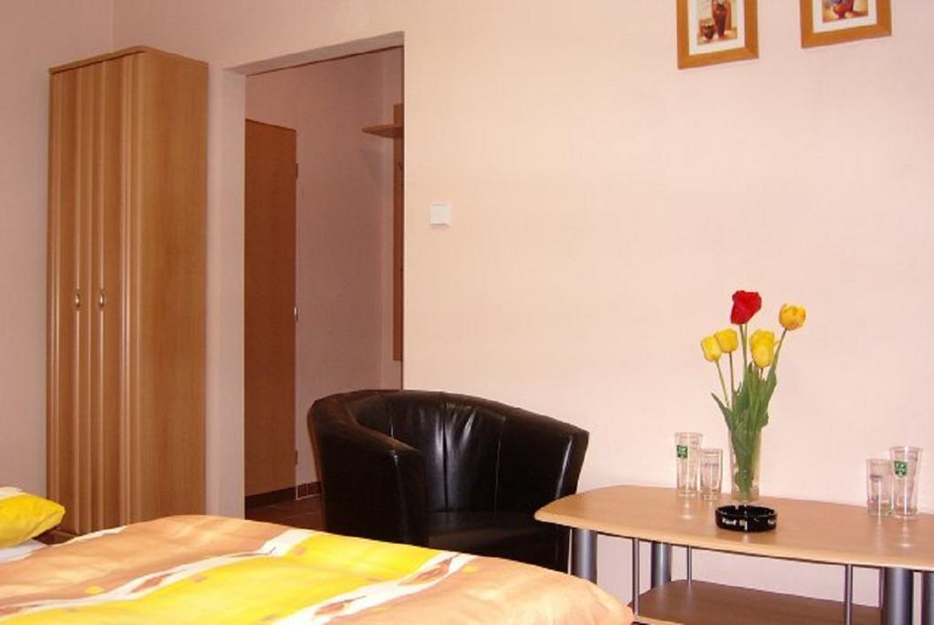 Batavya Penzion Topoľčany Habitación foto