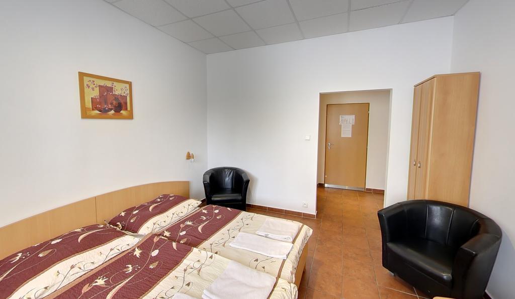 Batavya Penzion Topoľčany Exterior foto