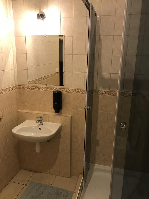 Batavya Penzion Topoľčany Exterior foto