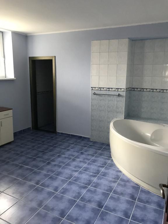 Batavya Penzion Topoľčany Exterior foto